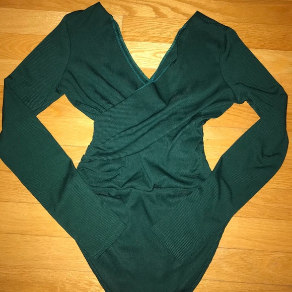 Green v-cut bodysuit - Picture 1 of 3